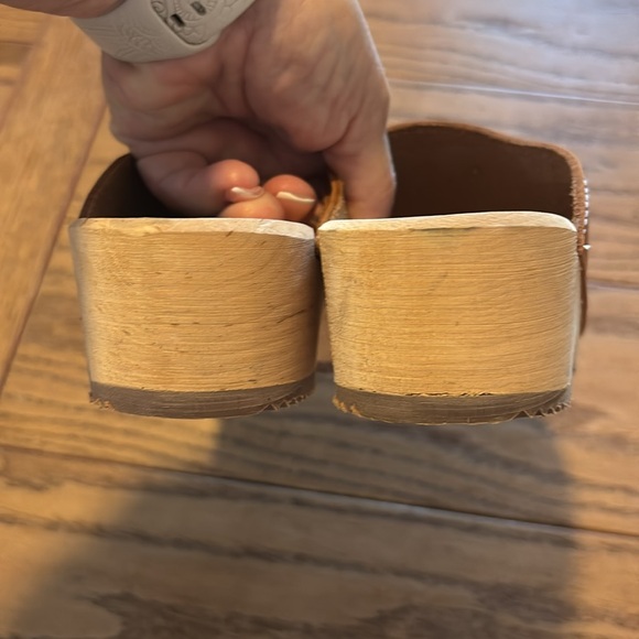 Nina Z New York MONA Classic Swedish Stapled Natural Clogs, 37 - Picture 9 of 11